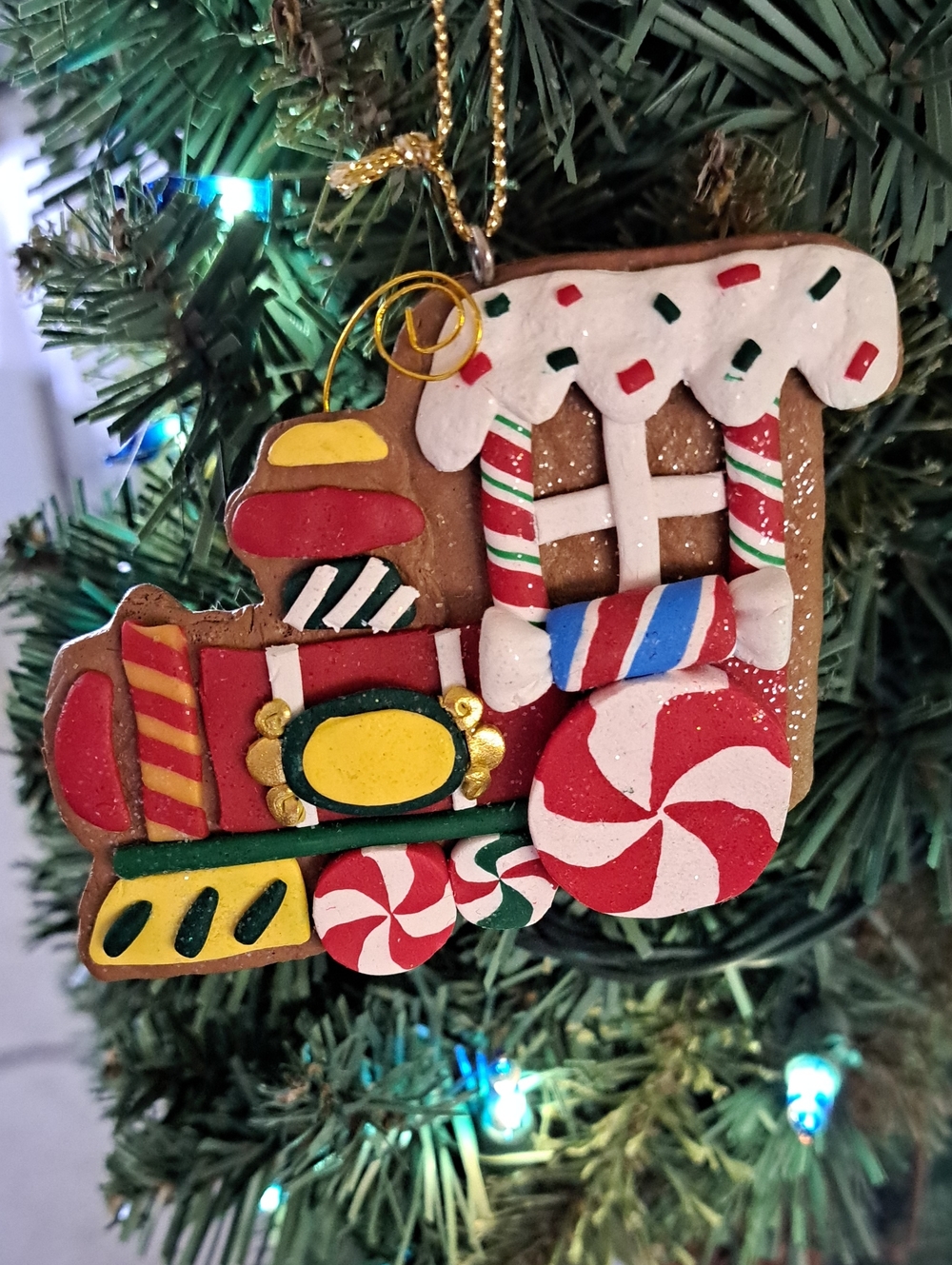 Holiday Candy Train Ornament Red & White Christmas Decoration 3-3/8"x5/8"x2-5/8"